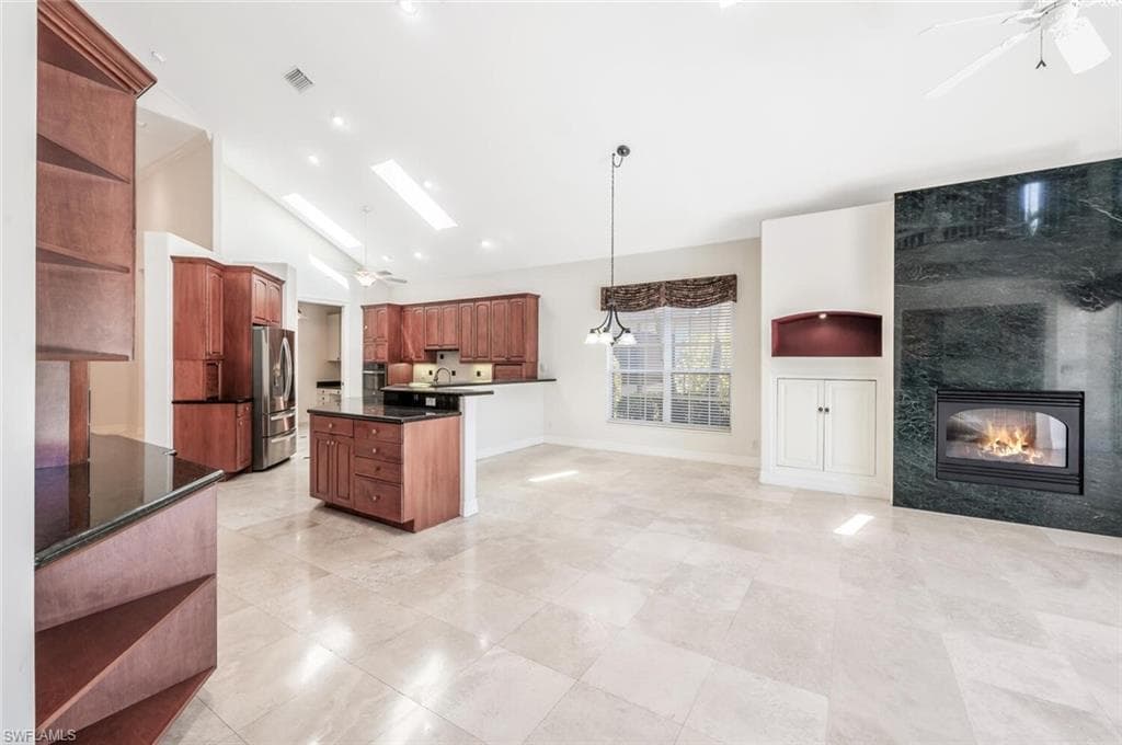 5072 Kensington High St, Naples, FL 34105-12