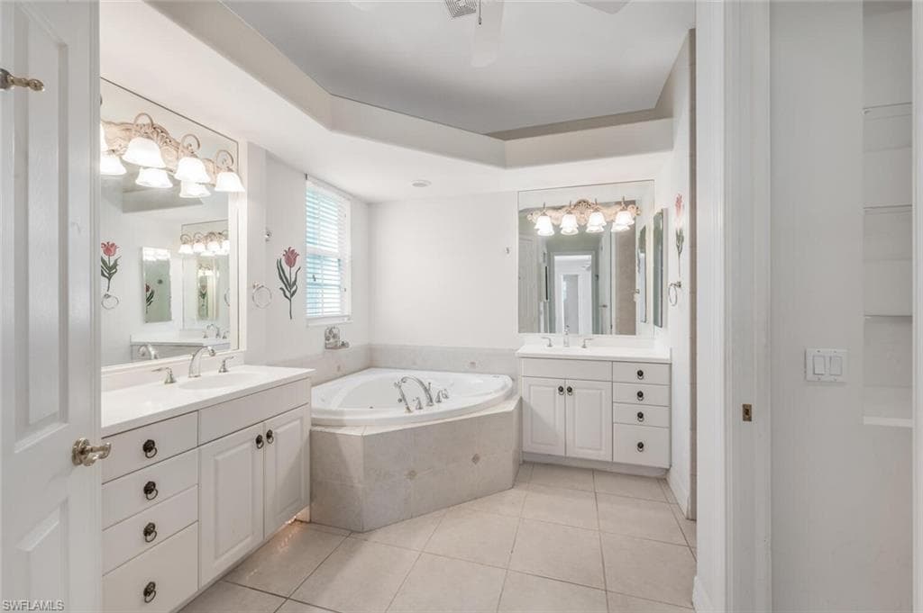 5072 Kensington High St, Naples, FL 34105-19