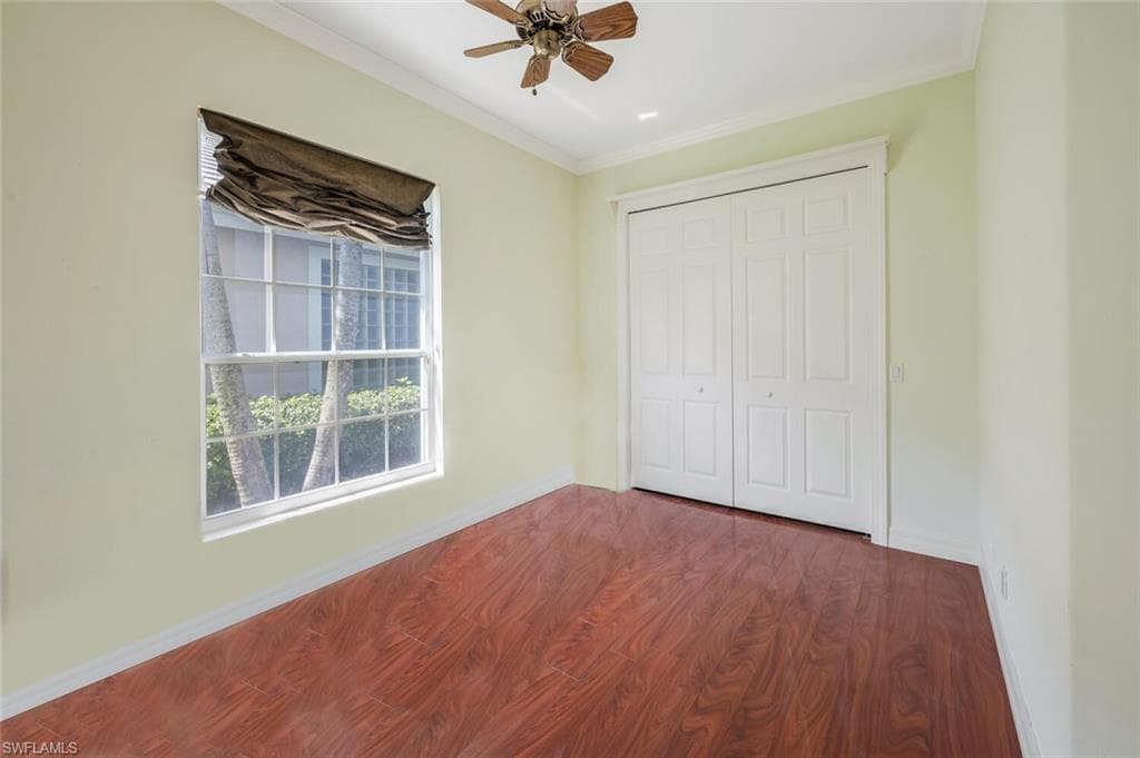 5072 Kensington High St, Naples, FL 34105-21