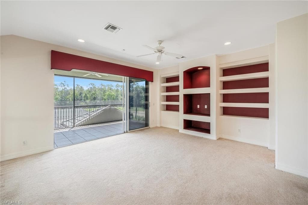 5072 Kensington High St, Naples, FL 34105-25