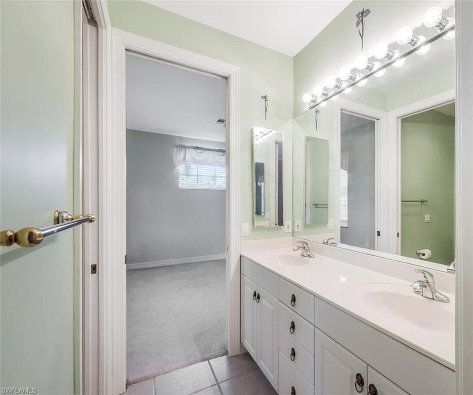 5072 Kensington High St, Naples, FL 34105-35