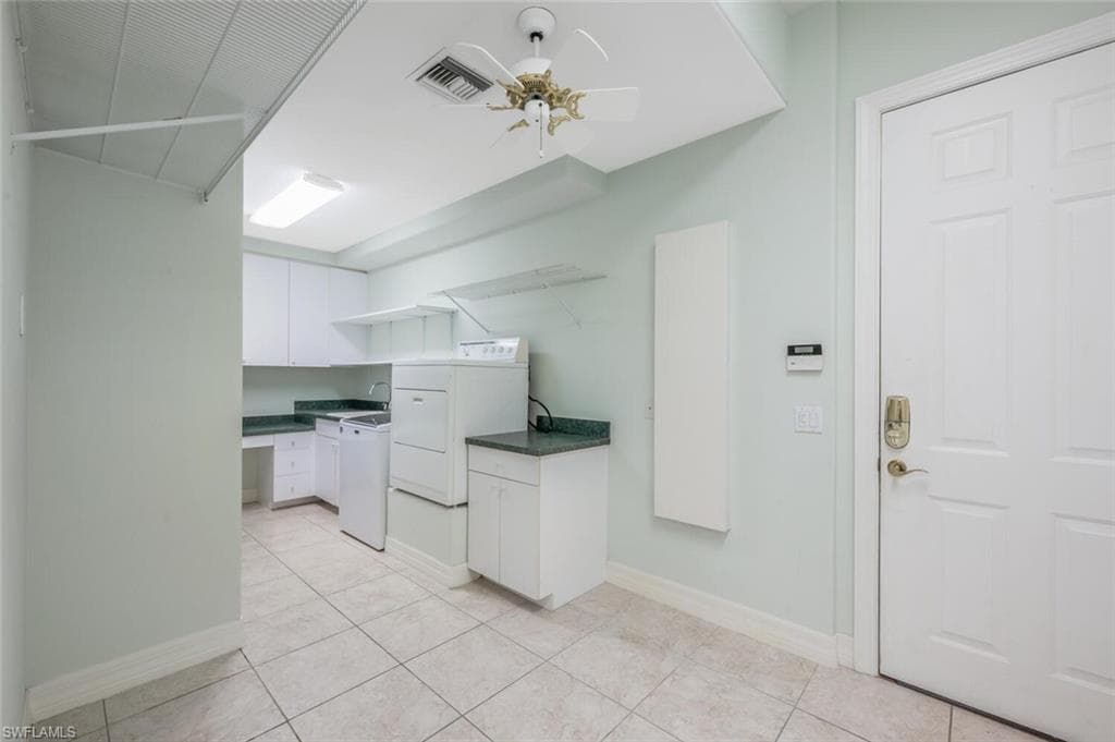 5072 Kensington High St, Naples, FL 34105-37