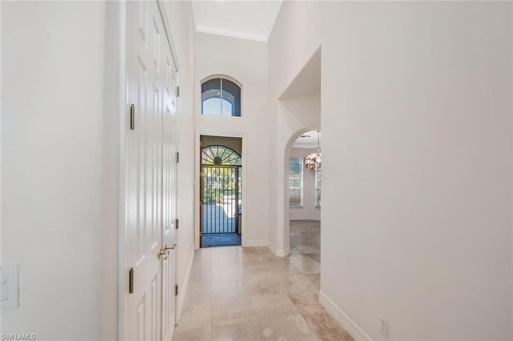 5072 Kensington High St, Naples, FL 34105-2