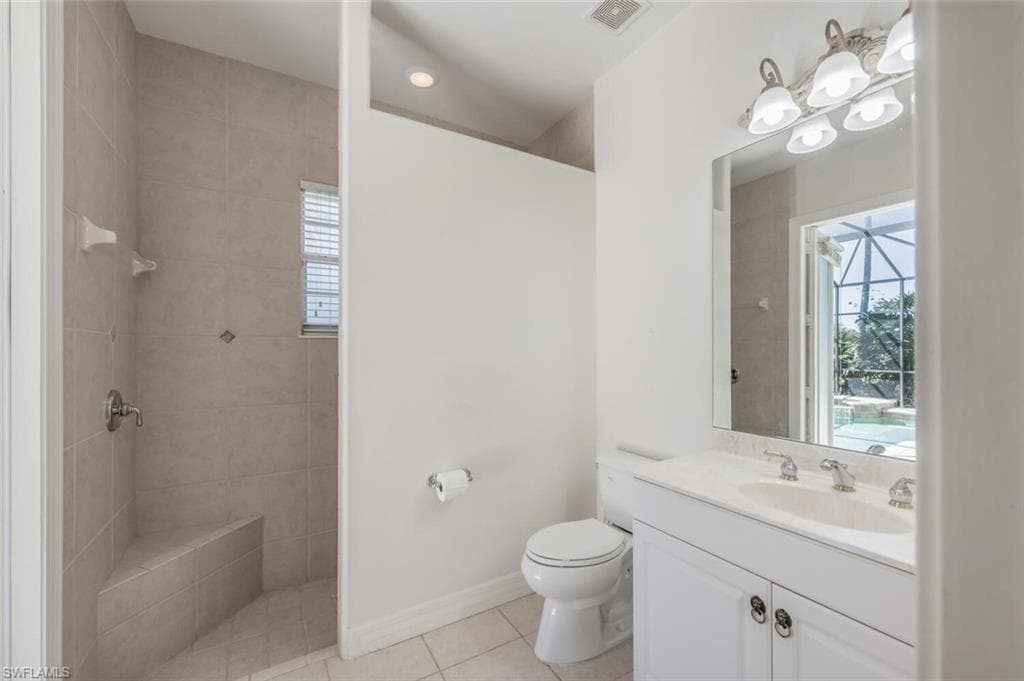 5072 Kensington High St, Naples, FL 34105-44