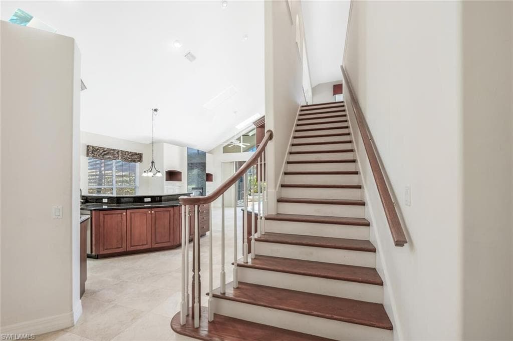 5072 Kensington High St, Naples, FL 34105-3