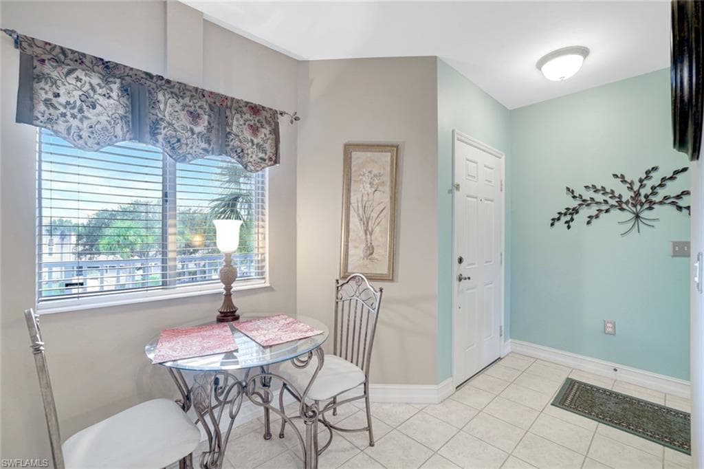 7835 Regal Heron Cir 305, Naples, FL 34104-12