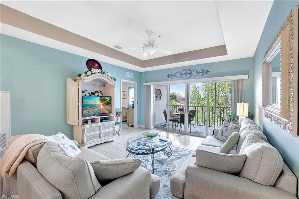 7835 Regal Heron Cir 305, Naples, FL 34104-4