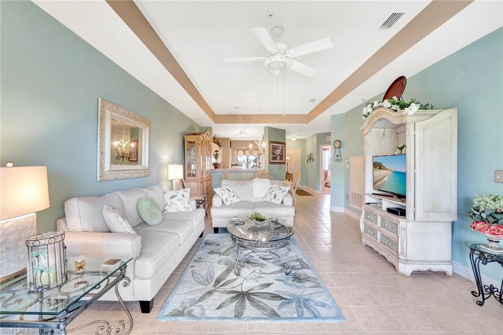 7835 Regal Heron Cir 305, Naples, FL 34104-6