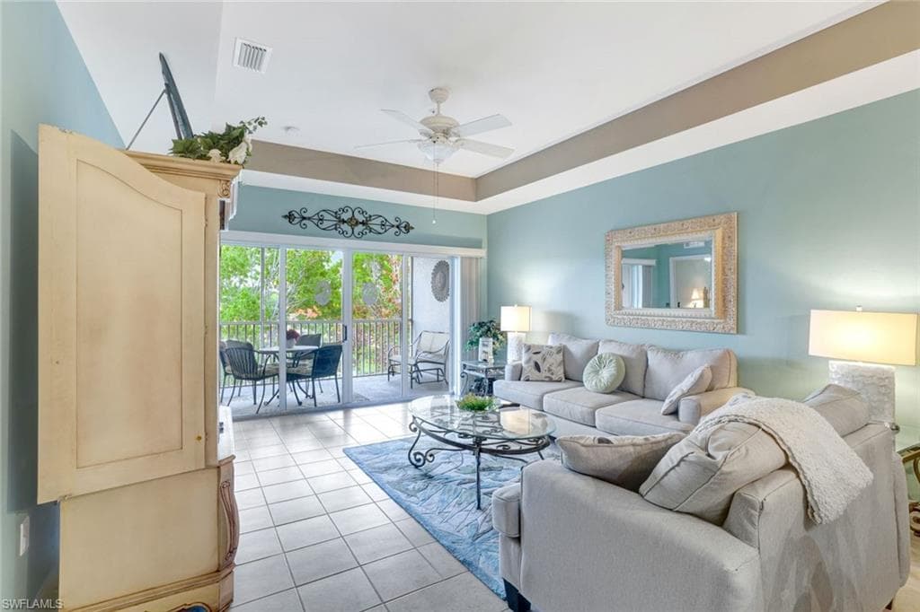 7835 Regal Heron Cir 305, Naples, FL 34104-7