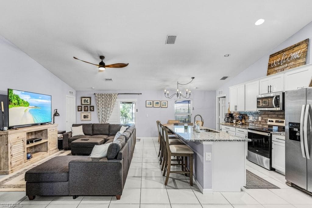 539 13th St, Cape Coral, FL 33993-9