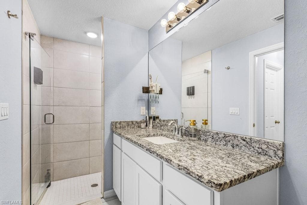 539 13th St, Cape Coral, FL 33993-13