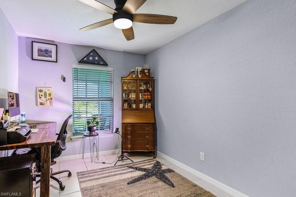 539 13th St, Cape Coral, FL 33993-19