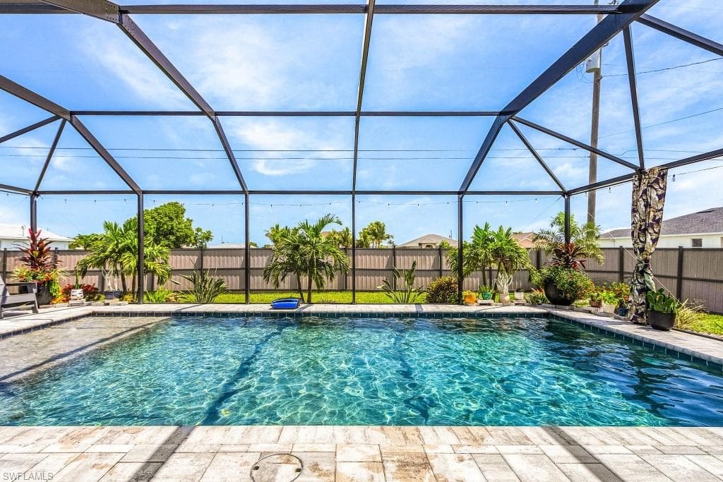 539 13th St, Cape Coral, FL 33993-21