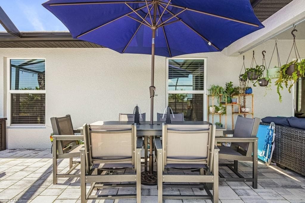 539 13th St, Cape Coral, FL 33993-25