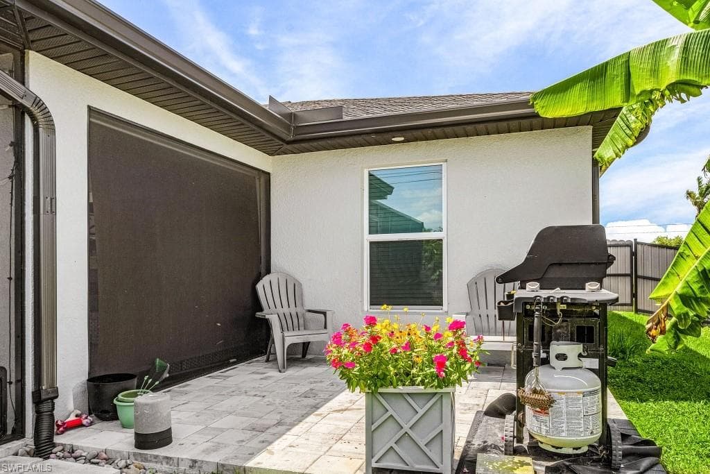 539 13th St, Cape Coral, FL 33993-26