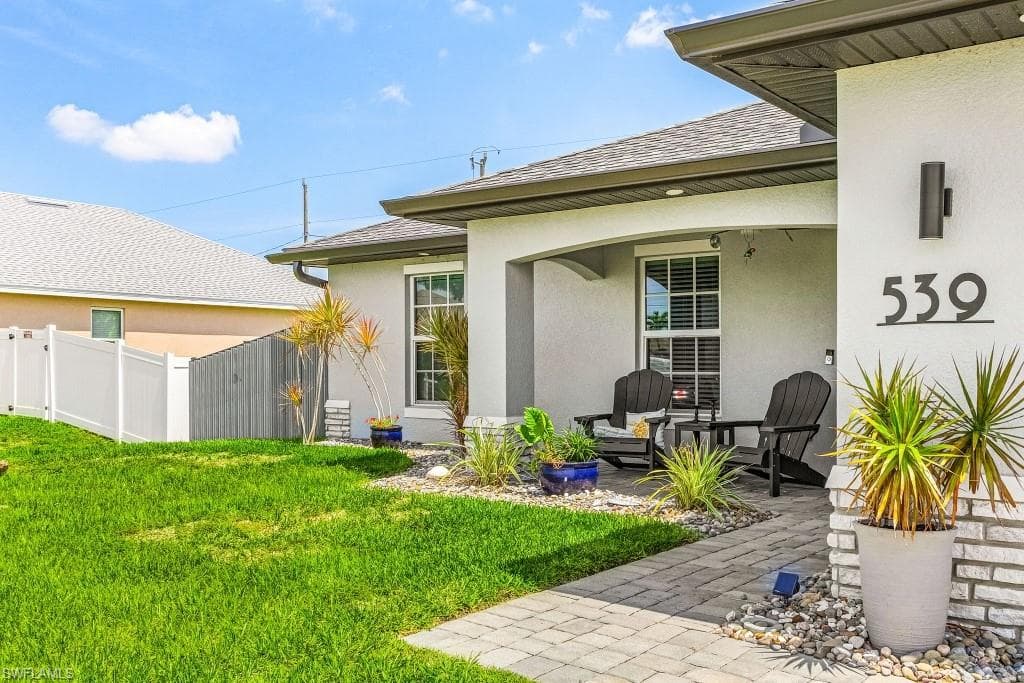 539 13th St, Cape Coral, FL 33993-5