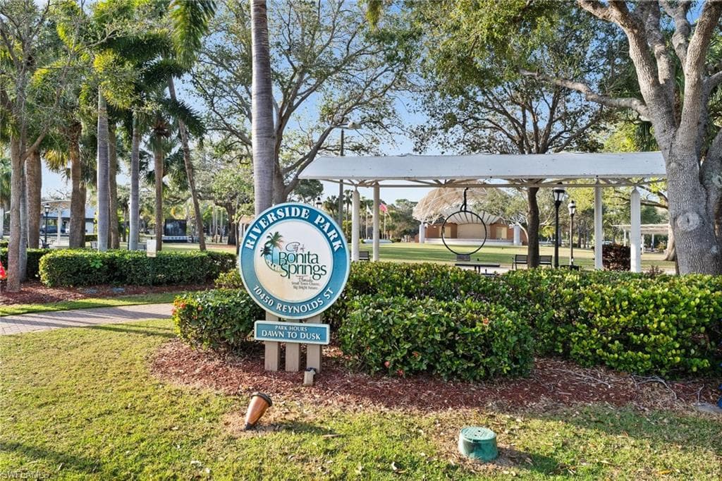 10451 Shangri La Rd, Bonita Springs, FL 34135-9