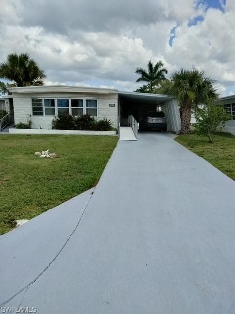 519 Riviera Blvd E, Naples, FL 34112-2