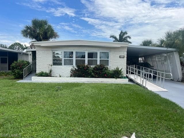 519 Riviera Blvd E, Naples, FL 34112-3