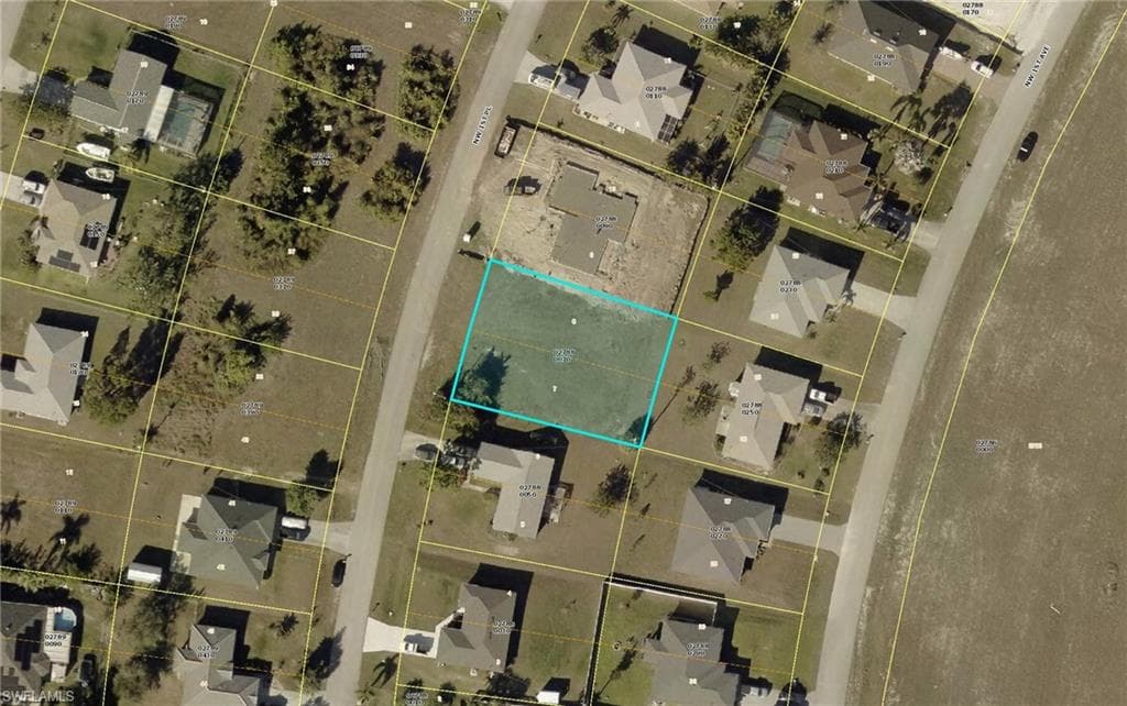 2701 1st Pl, Cape Coral, FL 33993-2