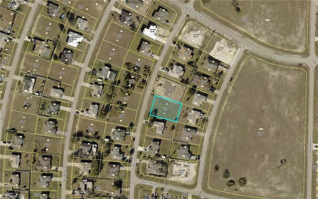 2701 1st Pl, Cape Coral, FL 33993-3