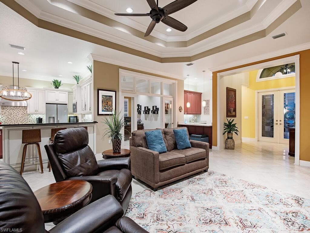 2975 Cinnamon Bay Cir, Naples, FL 34119-9