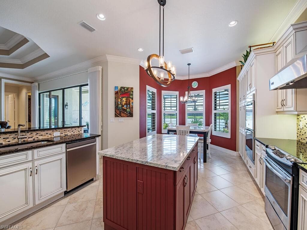 2975 Cinnamon Bay Cir, Naples, FL 34119-11