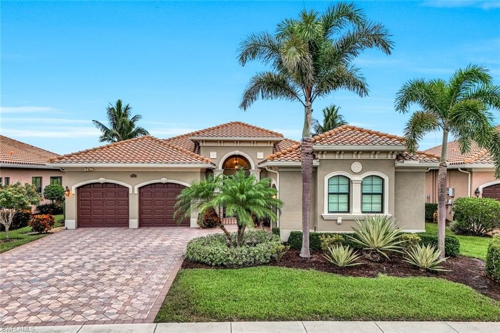 2975 Cinnamon Bay Cir, Naples, FL 34119-3