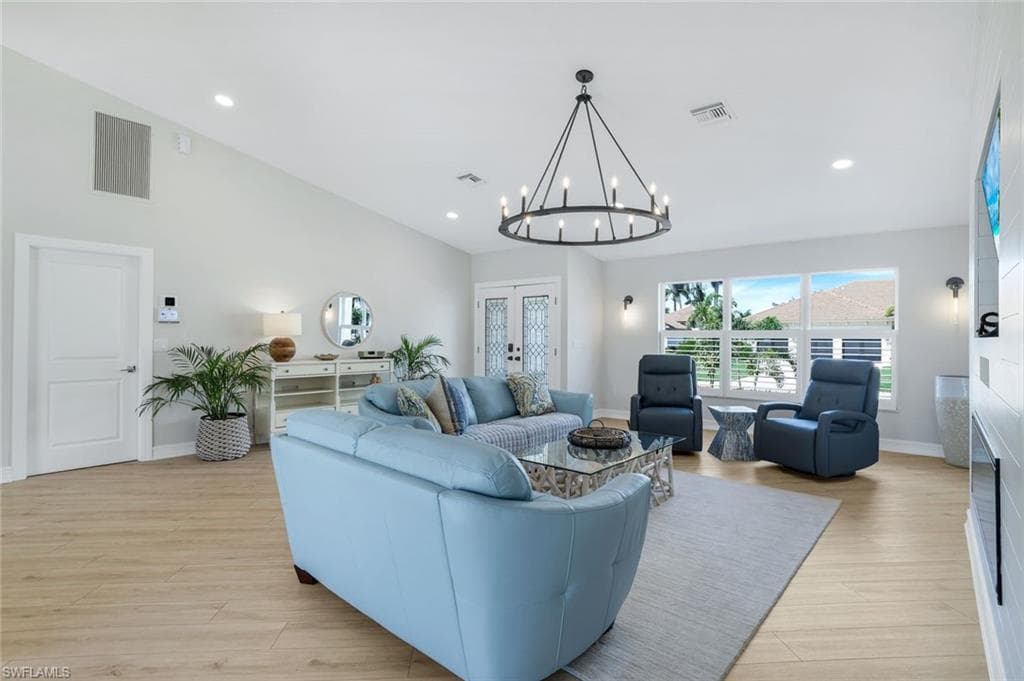 711 Tigertail Ct, Marco Island, FL 34145-9