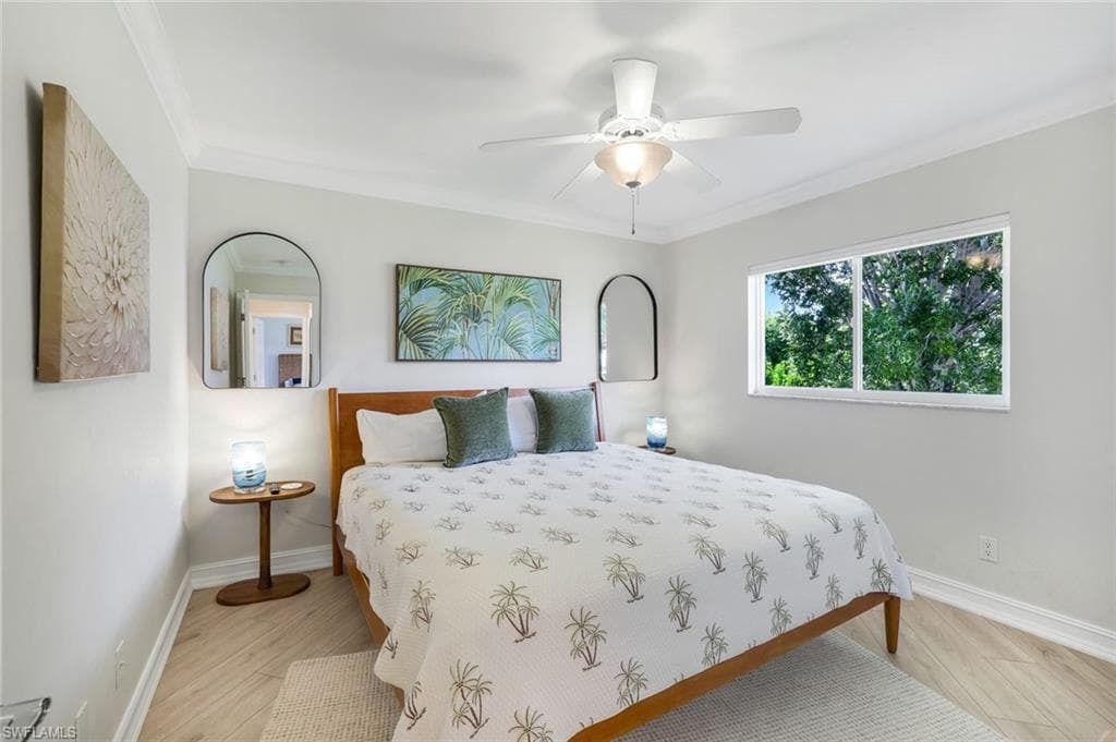 711 Tigertail Ct, Marco Island, FL 34145-14