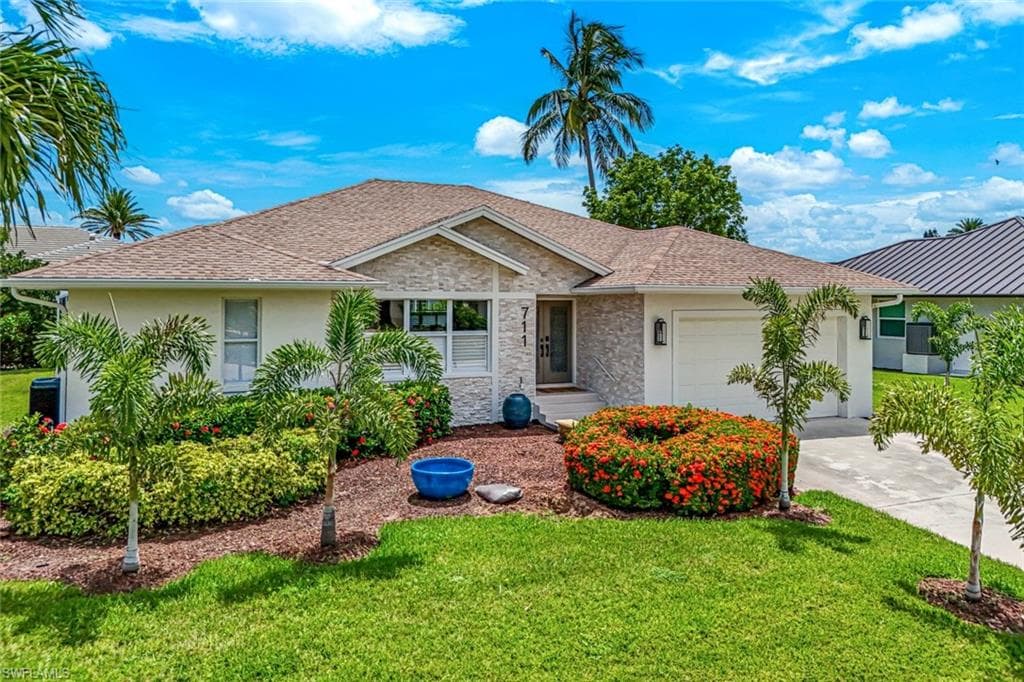 711 Tigertail Ct, Marco Island, FL 34145-38