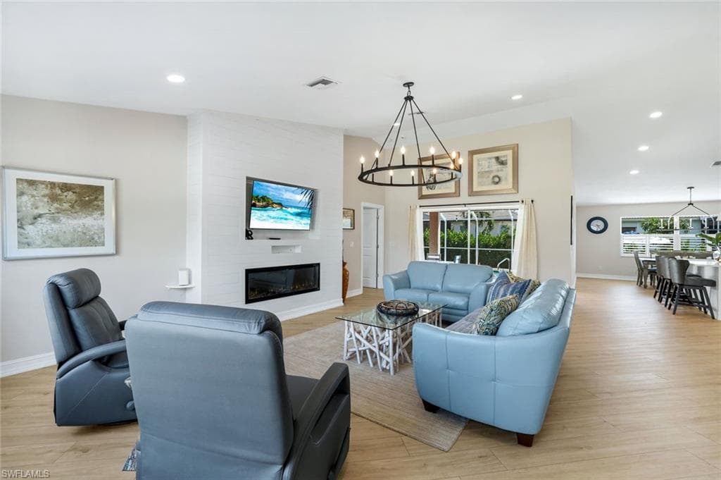 711 Tigertail Ct, Marco Island, FL 34145-4