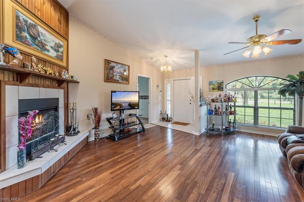 2905 10th Ave SE, Naples, FL 34117-4