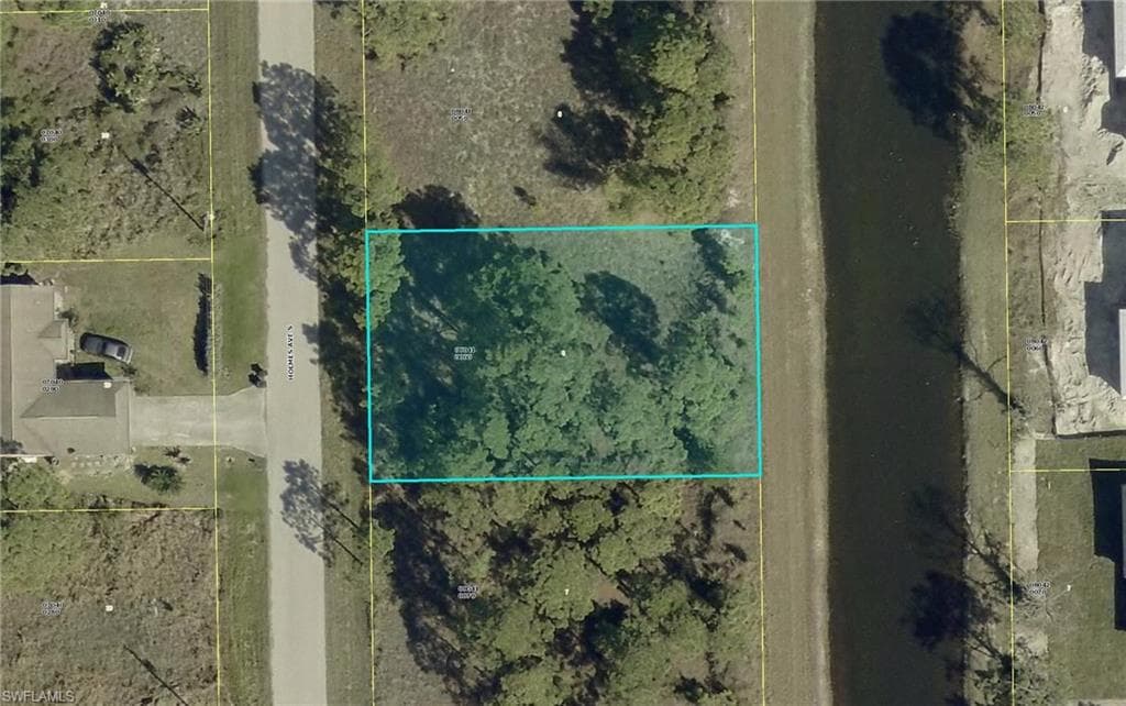1137 Holmes Ave S, Lehigh Acres, FL 33974-1