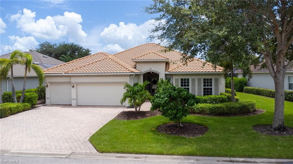 9755 Nickel Ridge Cir, Naples, FL 34120-4