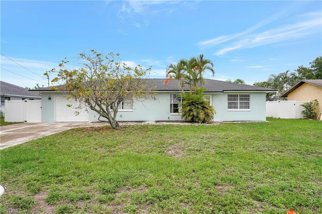 1428 20th Ave, Cape Coral, FL 33990-2