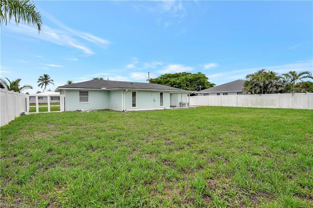 1428 20th Ave, Cape Coral, FL 33990-33