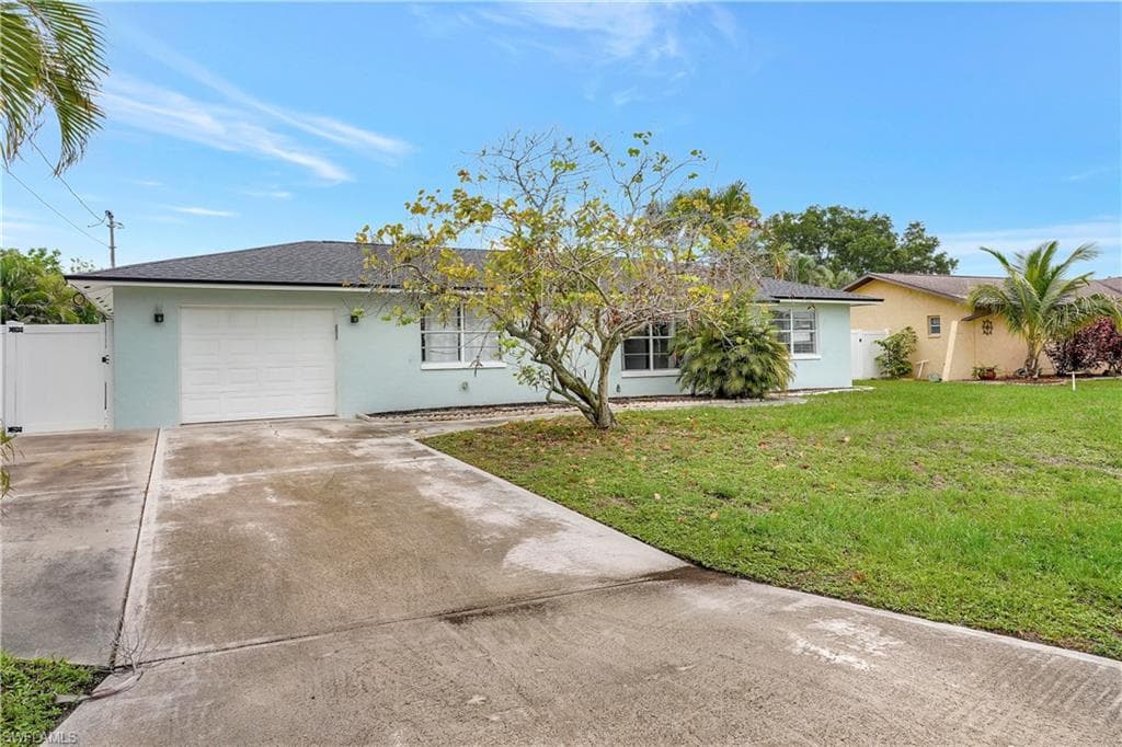 1428 20th Ave, Cape Coral, FL 33990-3