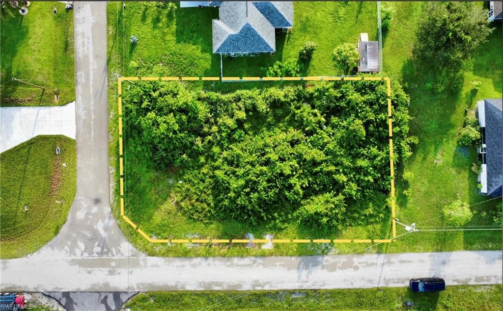 3200 14th St W, Lehigh Acres, FL 33971-3