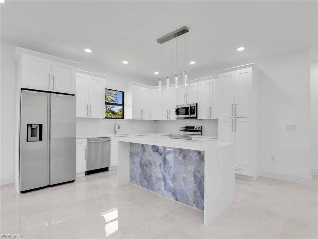 2811 Cerito Ave N, Lehigh Acres, FL 33971-9