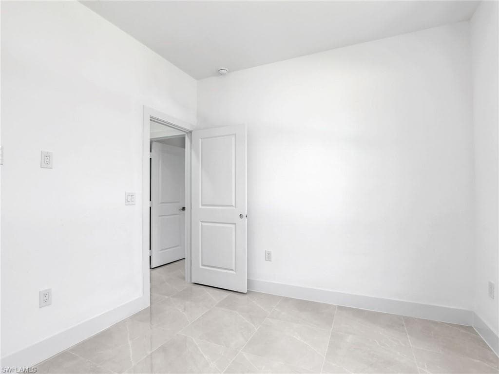 2811 Cerito Ave N, Lehigh Acres, FL 33971-21