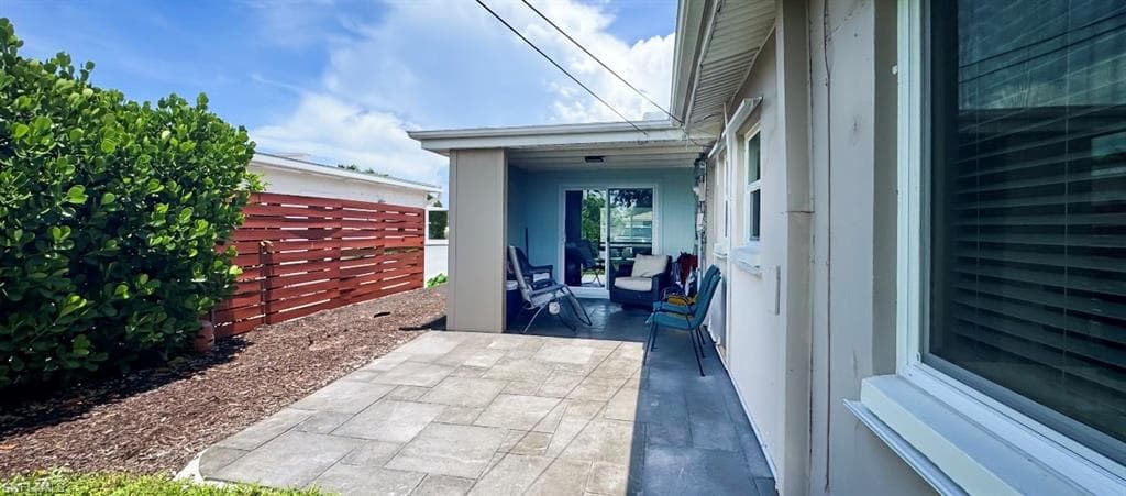 744 96th Ave N, Naples, FL 34108-20