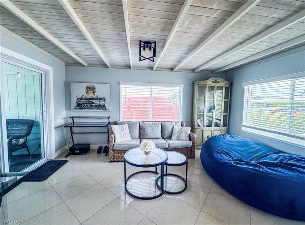 744 96th Ave N, Naples, FL 34108-5