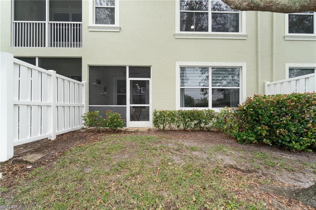 1330 Mariposa Cir 103, Naples, FL 34105-42