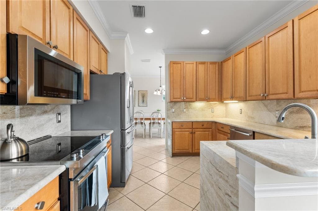 3916 Forest Glen Blvd 201, Naples, FL 34114-13
