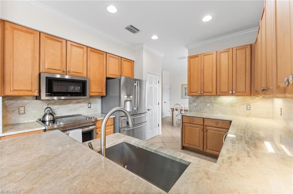 3916 Forest Glen Blvd 201, Naples, FL 34114-14