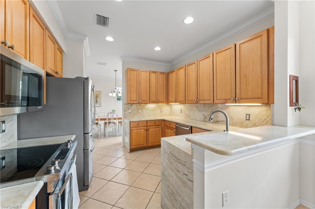 3916 Forest Glen Blvd 201, Naples, FL 34114-15