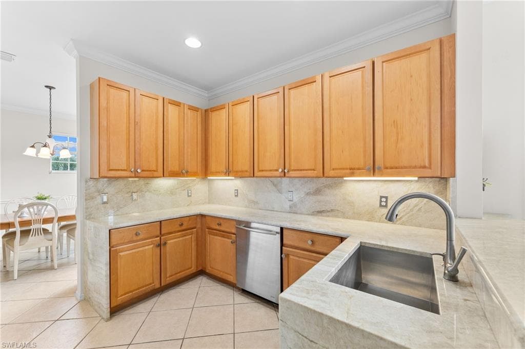 3916 Forest Glen Blvd 201, Naples, FL 34114-17