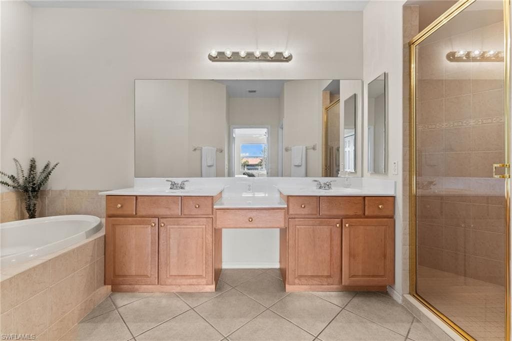 3916 Forest Glen Blvd 201, Naples, FL 34114-30