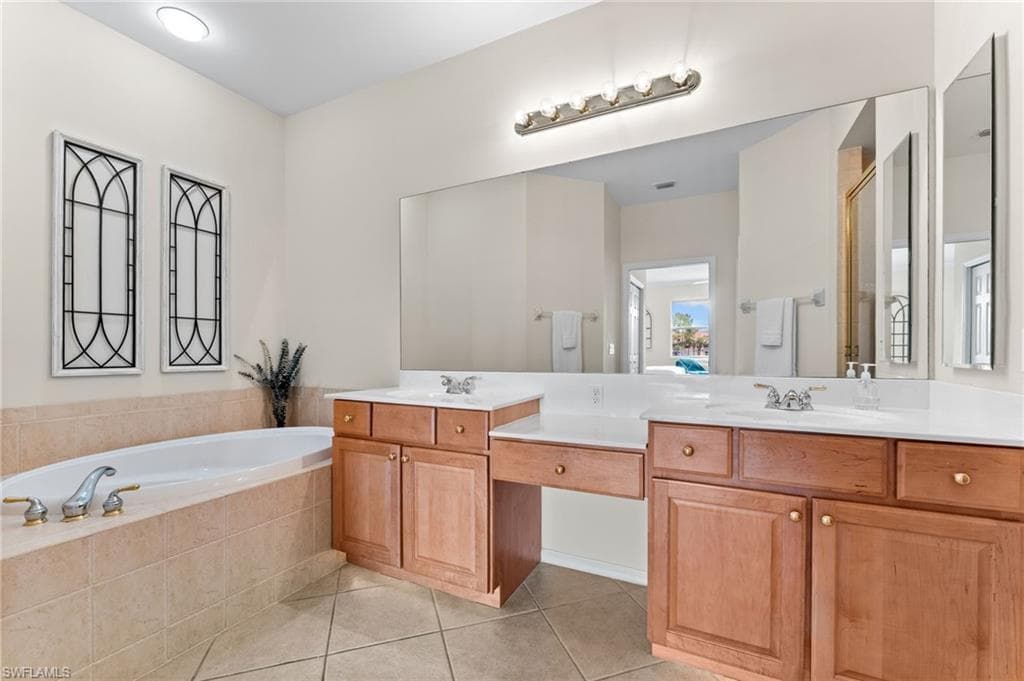 3916 Forest Glen Blvd 201, Naples, FL 34114-31